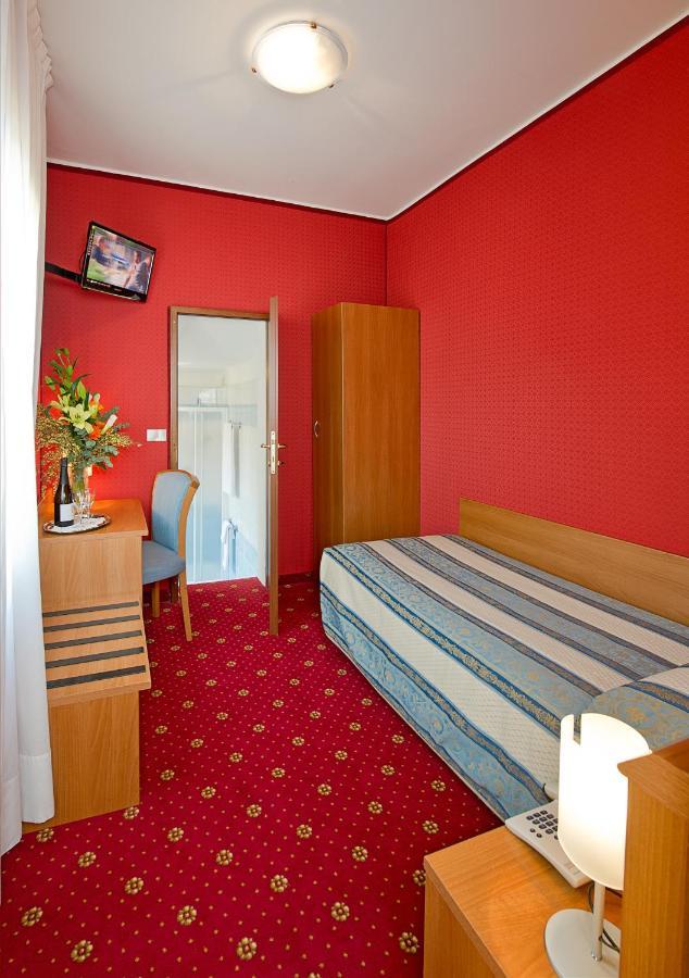 Hotel Nazionale Venesia Bagian luar foto