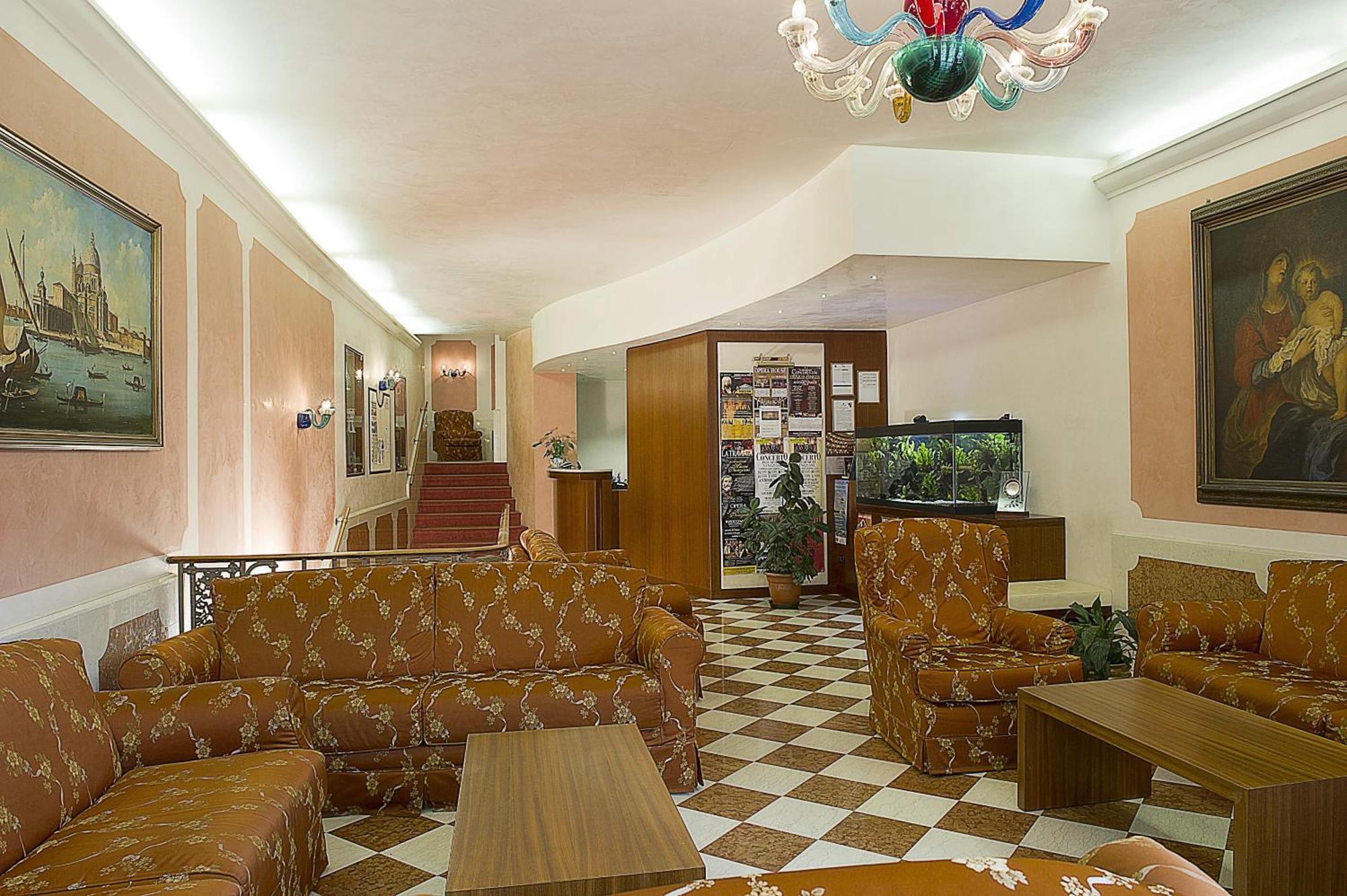 Hotel Nazionale Venesia Bagian luar foto