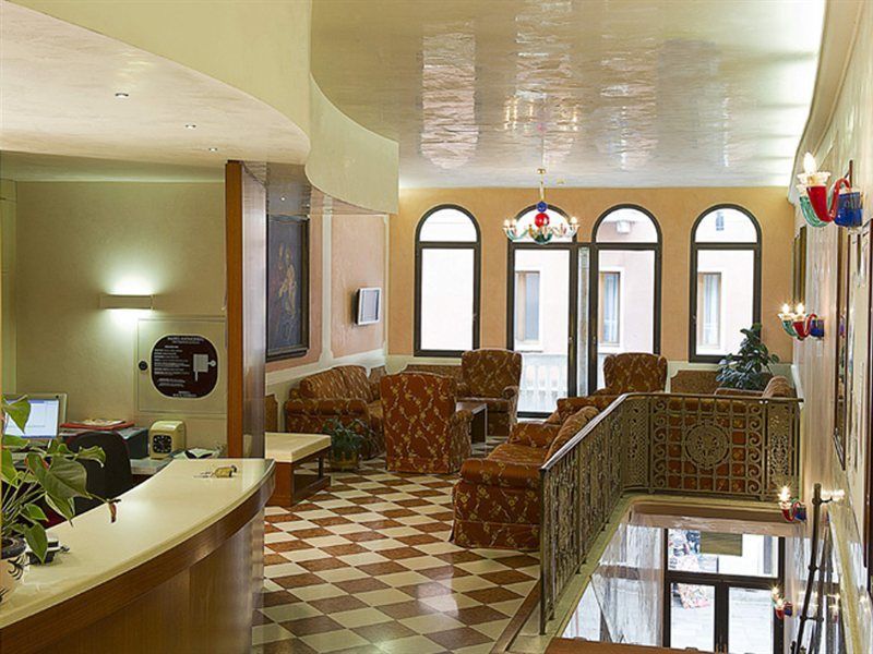 Hotel Nazionale Venesia Bagian luar foto