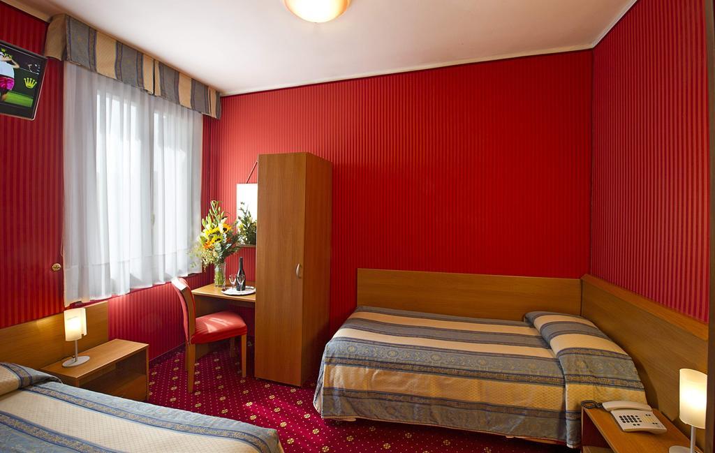 Hotel Nazionale Venesia Bagian luar foto