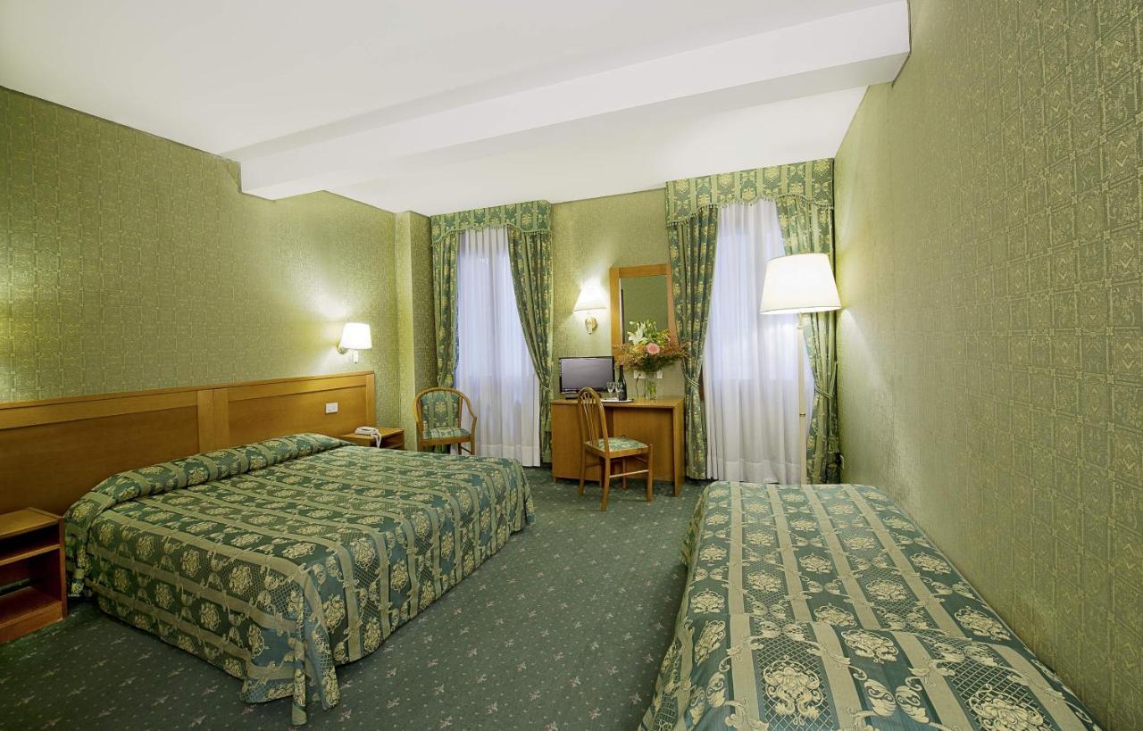 Hotel Nazionale Venesia Bagian luar foto