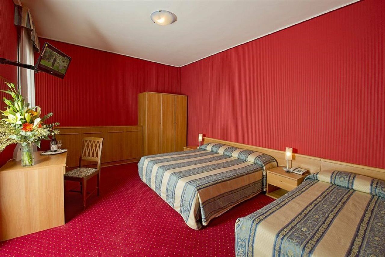 Hotel Nazionale Venesia Bagian luar foto